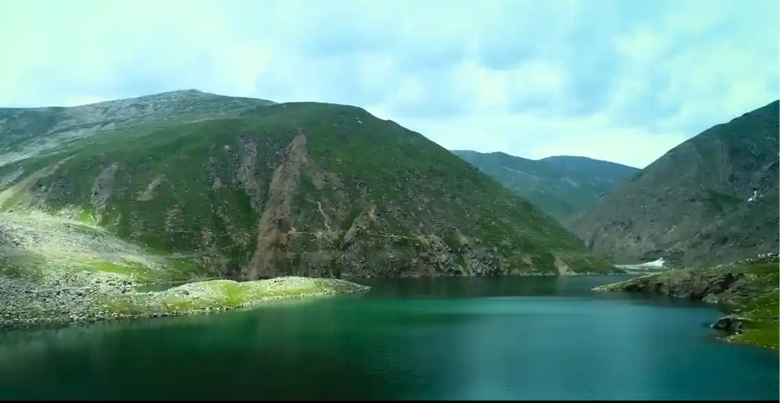 lulusar lake