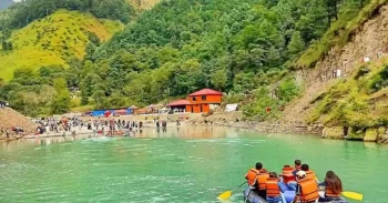 4 Days Murree & Nathia Gali Luxury Family Tour Package